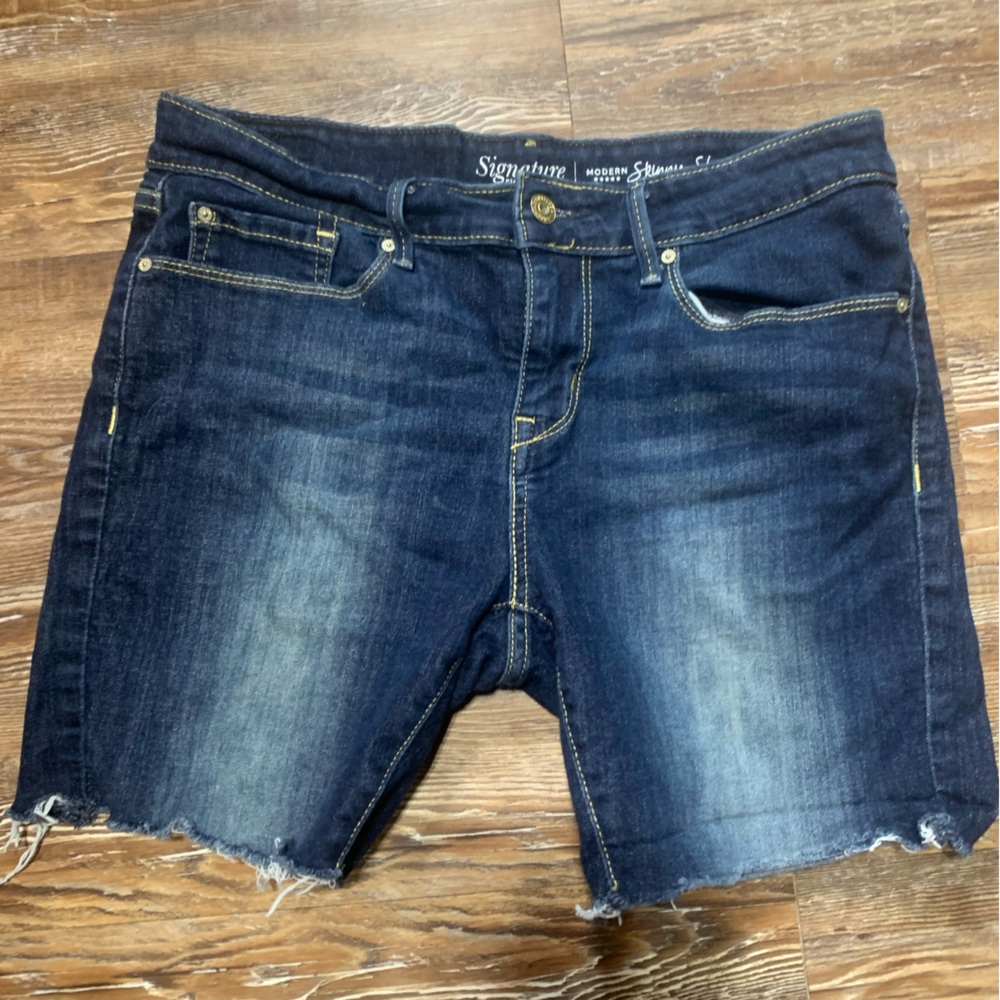 Signature by Levi shorts